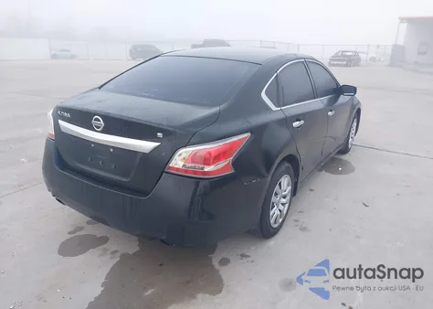 2015 Nissan Altima 2.5 S z USA, uszkodzony, nr VIN 1N4AL3AP5FC139966